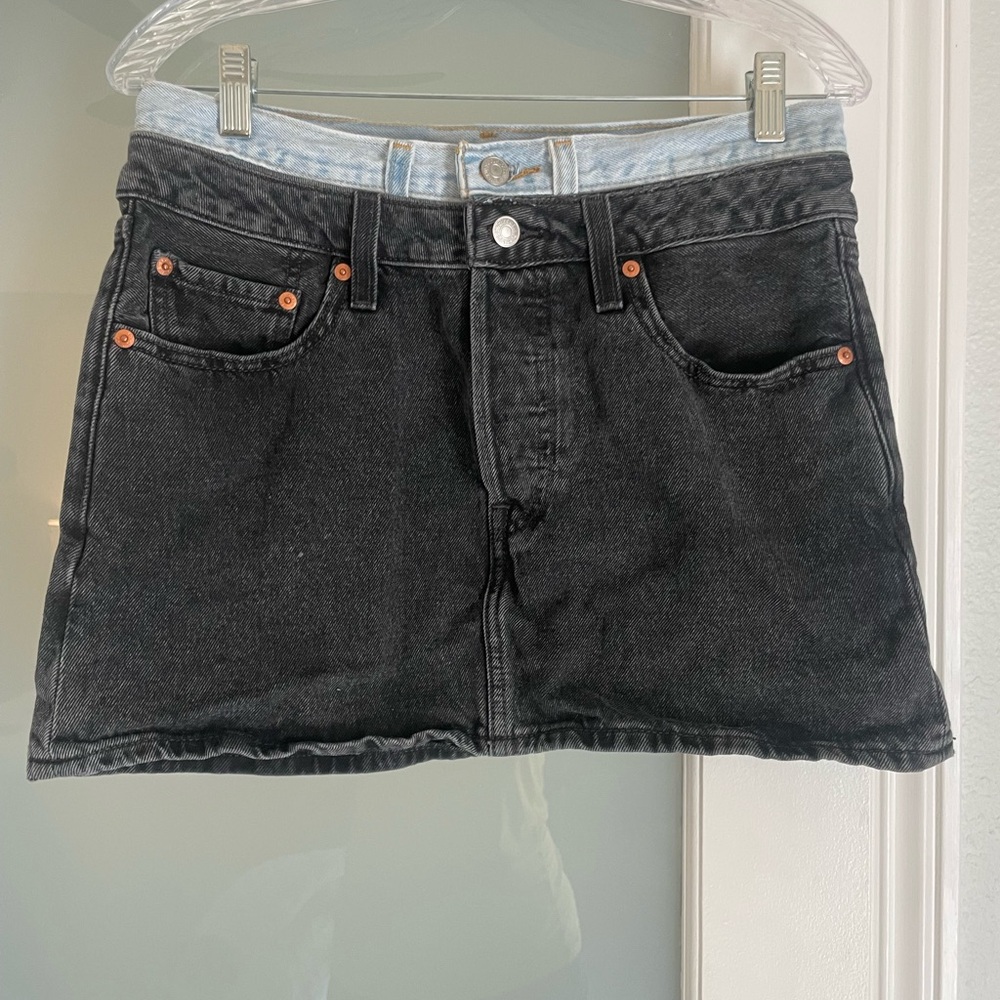 Levi's Women's Mini Icon Skirt With Double Waistband Sz 28